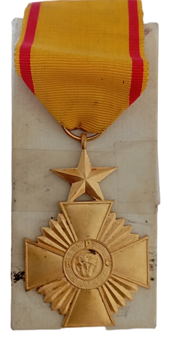 Military Merit Medal: 1st Class. Breast Badge, 60x38 mm., gilt Bronze, original suspension ring and ribbon, in case of issue. Mint state, interesting and scarce! I R!