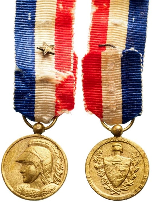 Armed Forces Long Service Medal: Breast Badge, 14 mm., gilt Bronze, original suspension ring with one star . A rare miniature in extremely fine condition! I R!