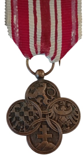 War Cross, 1914-1918: Breast Badge, 43x38 mm., Bronze, original suspension ring and ribbon. Very fine condition! I-