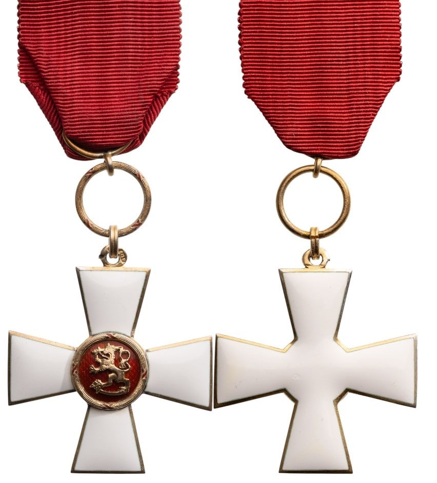 The Order of the Lion of Finland: Knight`s Cross, instituted in 1942. Breast Badge, 45x41 mm, Silver, hallmarlked "813 H", maker's mark, enameled, original suspension ring and ribbon. A nice badge, in extremely fine condition. I