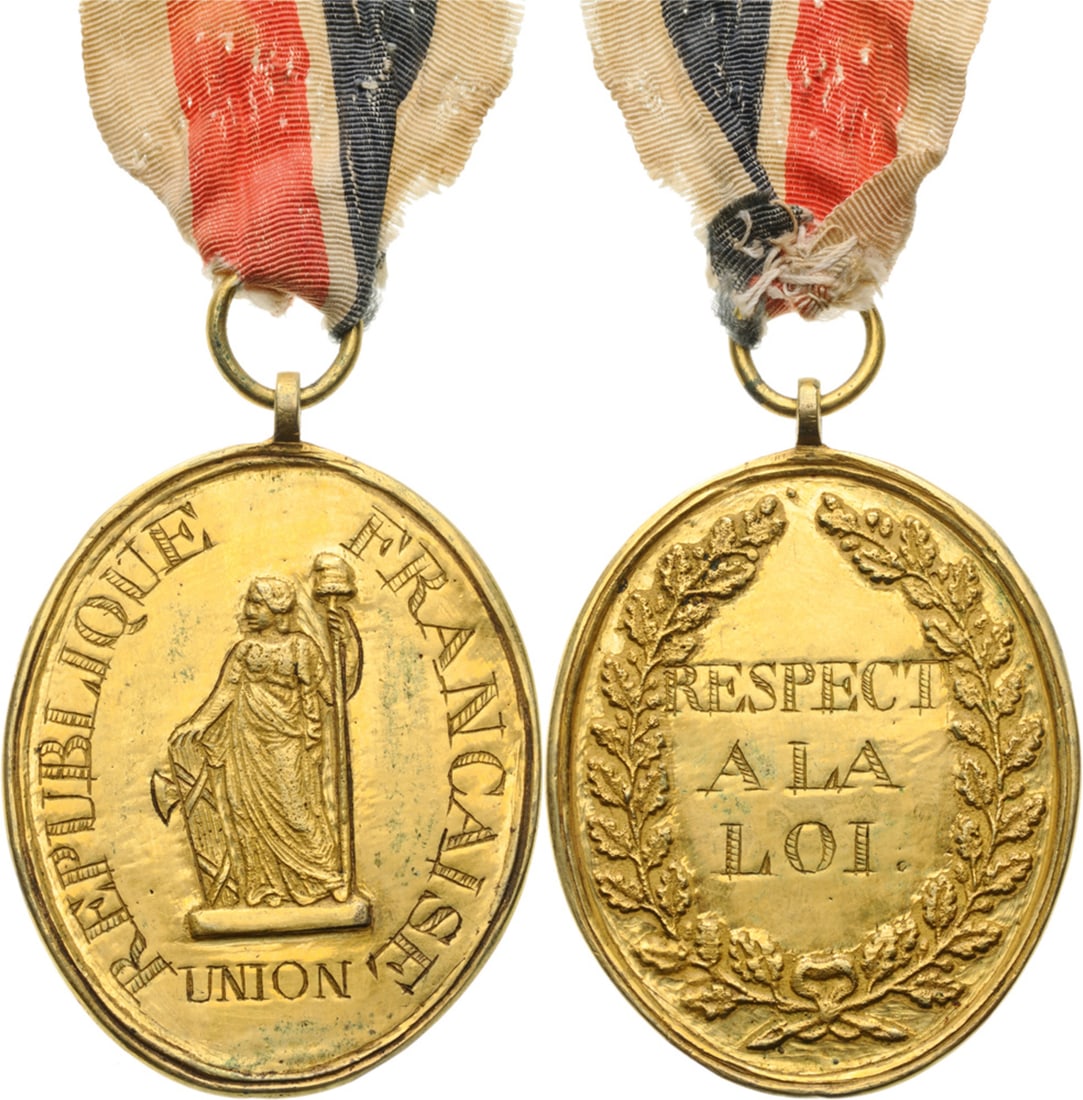 Civil Servant Badge: Breast Badge, gilt Bronze, 55x42 mm, oval format with inscription, "Republique Francaise, UNION" on obverse and "Respect a la Loi" on the reverse, short ribbon. R! II