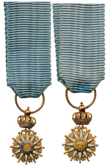 Imperial Order of the Reunion: Breast Badge, 14x8.8 mm, GOLD, 1.5 g., enameled, both central medallions Gold, hallmarked "rooster head", enameled, original suspension ring and ribbon. Rare and very attractive! I- R!