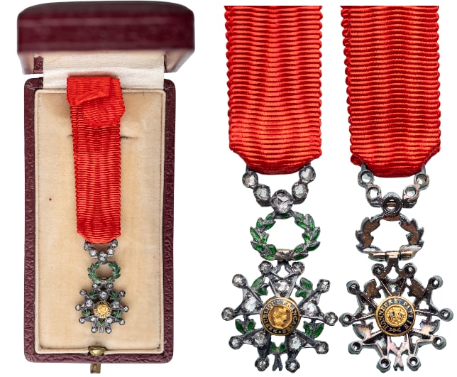 ORDER OF THE LEGION OF HONOR: Knight`s Cross Miniature De Luxe with Brilliants, 5th Class. Breast Badge, 25x14 mm, GOLD with brilliants, enameled, central medallions GOLD, enameled, original GOLD suspension ring with diamonds and 