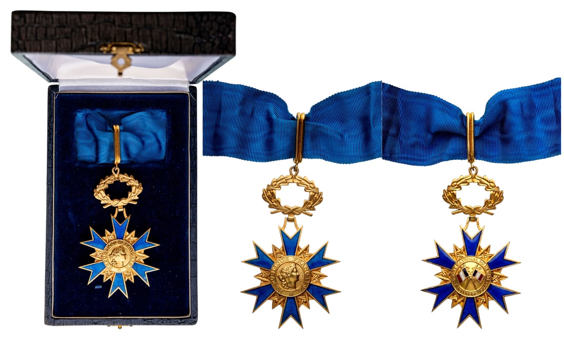 SOCIAL MERIT ORDER: Commander`s Cross, 3rd Republic, 3rd Class, instituted in 1936. Neck Badge, 89x58 mm., gilt Bronze, both sides enameled, original suspension wreath, loop and ribbon, in case of issue. Mint condition!