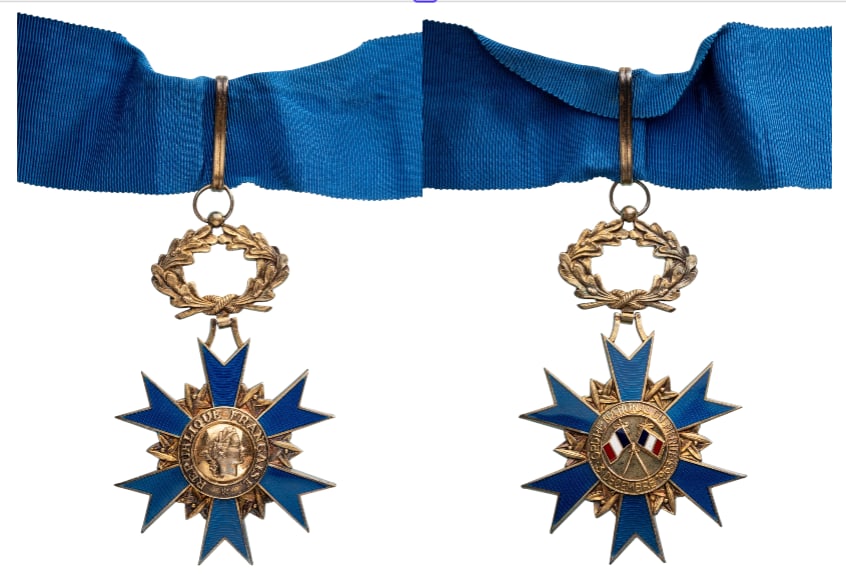 NATIONAL MERIT ORDER: Commander`s Cross, 5th Republic, 3rd Class, instituted in 1963. Neck Badge, 93x61 mm., gilt Silver, both sides enameled, original suspension wreath, loop and complete ribbon. Mint condition! I