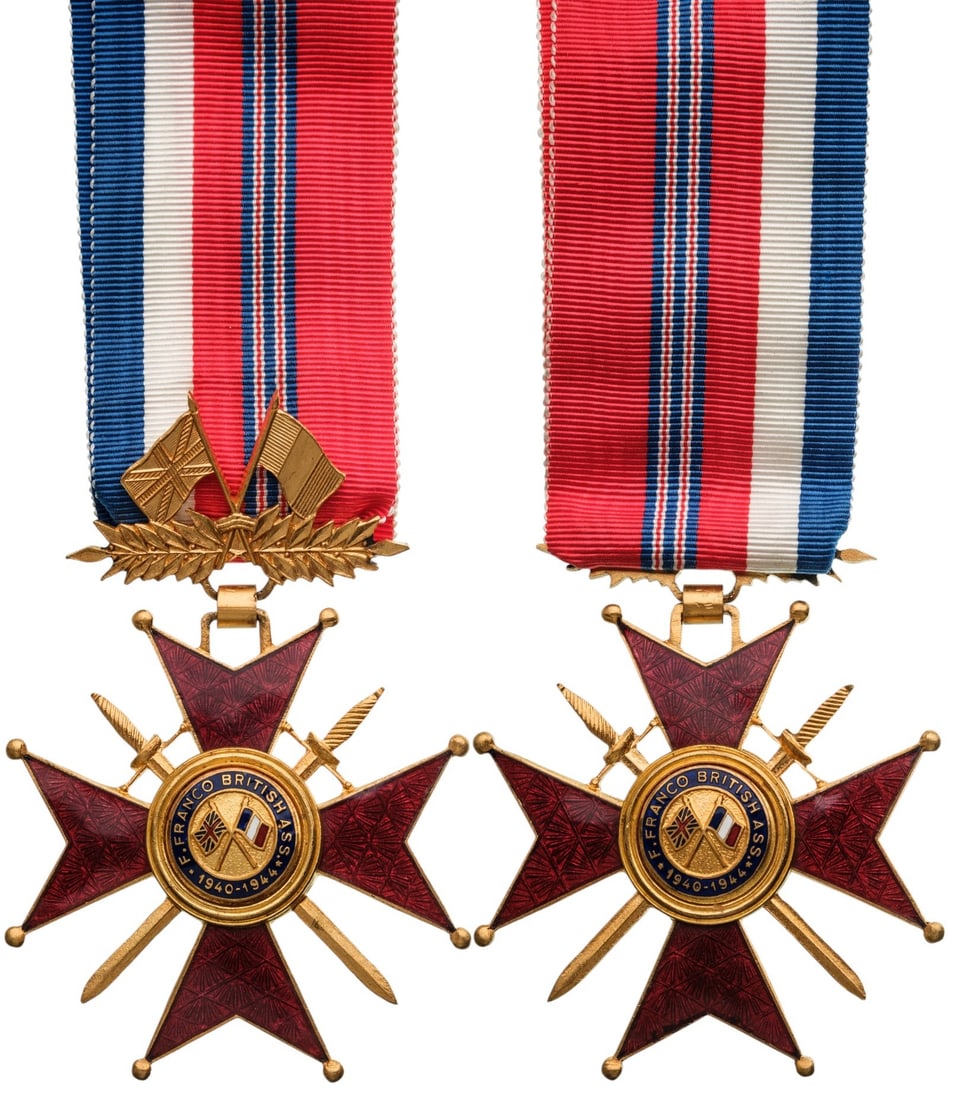 FRANCO-BRITISH ASSOCIATION: Commander's Cross, instituted in 1933. Neck Badge, 83x55 mm, gilt Bronze, both sides enameled, original suspension device and neck ribbon. Superb and scarce badge, in mint condition! I