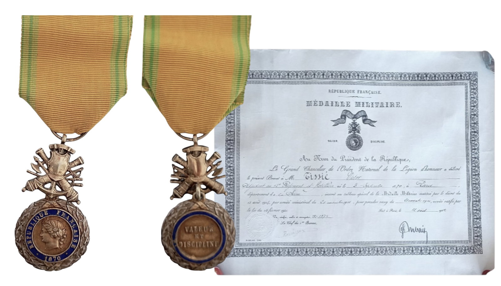 Military Medal, 3rd Republic (1871-1940): Breast Badge, 48x27 mm., gilt Silver, enameled, two sided trophy wit canons, original ribbon, together wit awarding document to an under-officer in the 12th Artillery Regiment, dated 12th of August 19