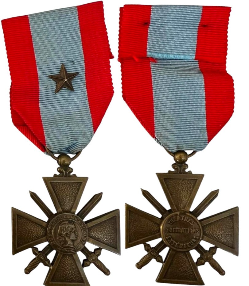 War Crosses for Overseas Campaign, instituted in 1939: Breast Badge, 44x37 mm, Bronze, original suspension ring and ribbon with one star. I