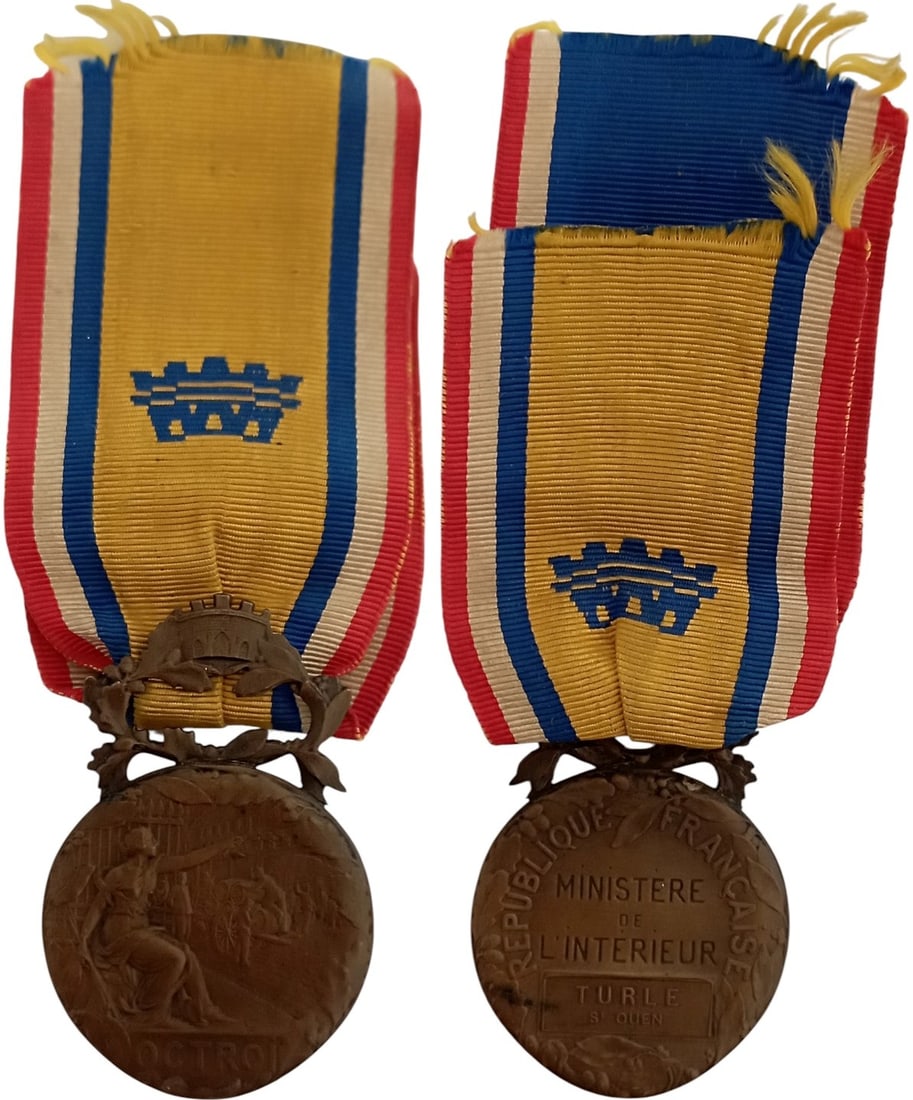 Ministry of the Interior Medal, by COUDRAY Marie Alexandre Lucien (1864-1932): Breast Badge, 46x30 mm, Bronze, named, St. Ouen, original suspension ring and ribbon. Scarce! I R!