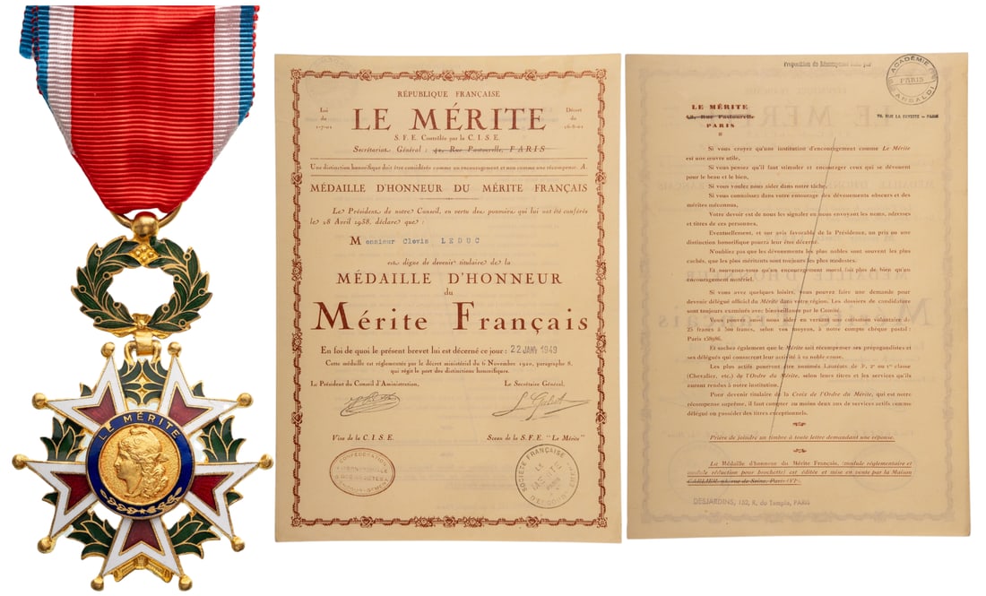 Merit Medal: Breast Badge, 42x63 mm, gilt Bronze, one side enameled original suspension wreath, ring and ribbon, together with awarding document, dated 22nd of January 1949. Extremely fine condition! I