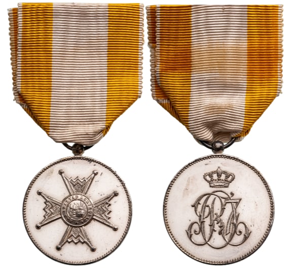 Order of the Red Eagle: Medal Of Merit, Civil Division, instituted in 1792. Breast Badge, 33 mm, silvered, original suspension ring and ribbon. Extremely fine! I