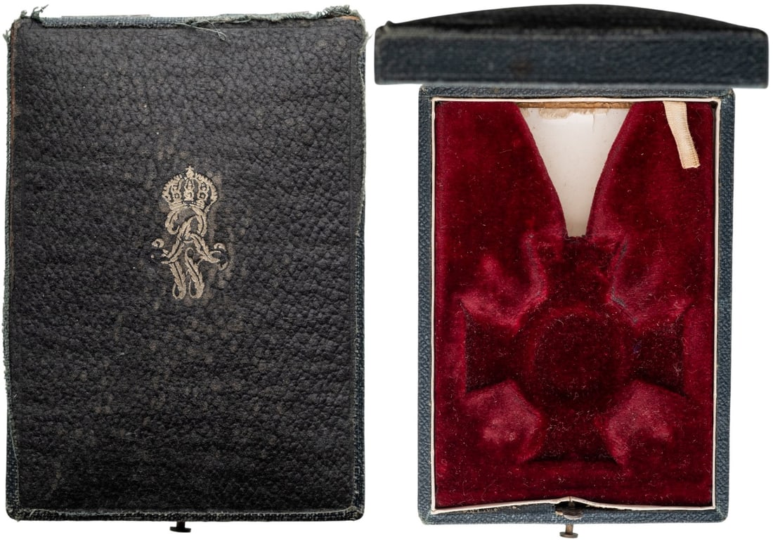 Order of the Crown: Commander's Cross Military, Case of Issue, instituted in 1861. Original case of issue, 106x75 mm., with gilt monogram on the lid. A rare box, in extremely fine condition! I- R!"