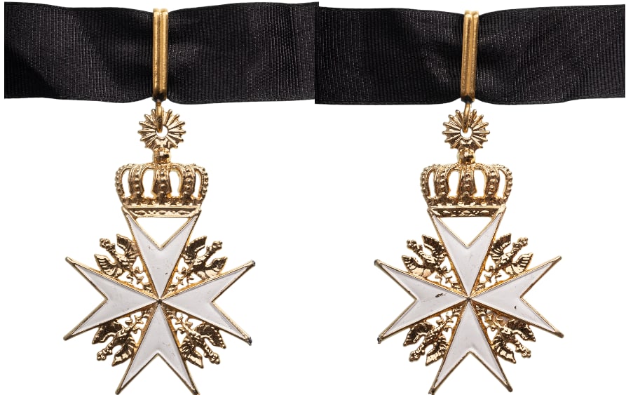 Johanniter Order: Knight of Justice. Commander's Cross, instituted in 1812. Neck Badge, 71x46 mm, gilt Bronze, both sides enameled, original suspension loop and ribbon. An modern, display order in extremely fine condit