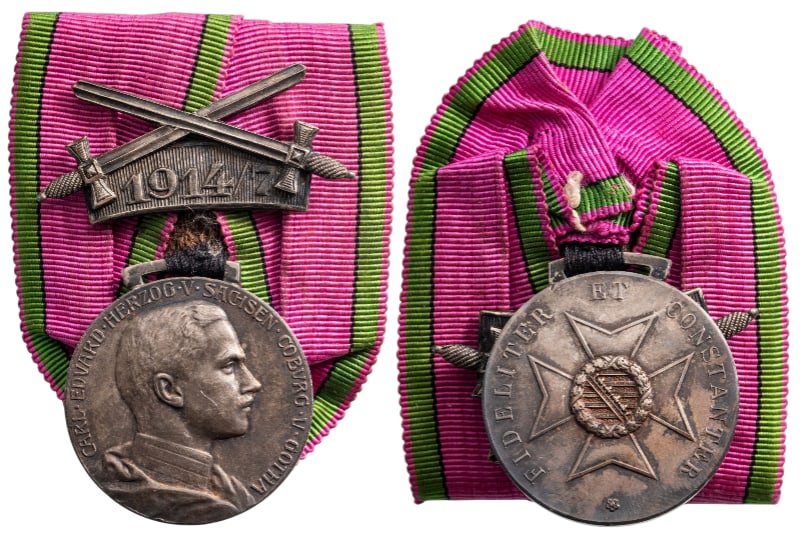 Saxe-Ernestine House Order Medals Of Merit: Type IV, Military Division, 1914 Clasp, instituted in 1833. Breast Badge, 30 mm, Silver, original suspension ring and ribbon with clasp "1914". A superb cross in extremely fine condition! I