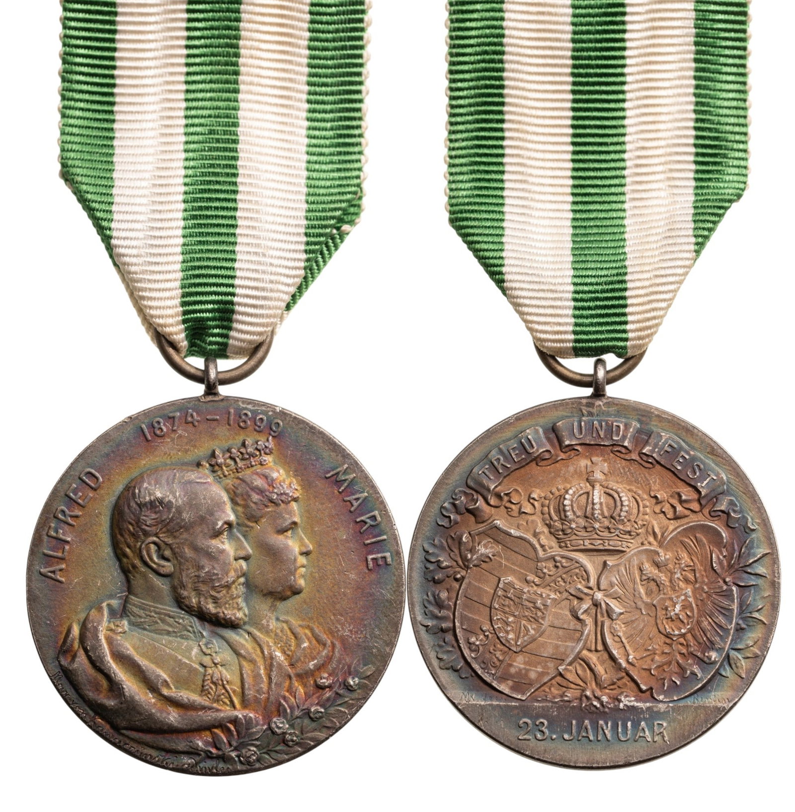 25th Anniversary of Mariage Silver Jubelee Medal Alfred von Sachsen Coburg-Gotha and Maria: Breast Badge, 38x35 mm, Silver, original suspension ring and ribbon. A beautiful medal, with superb patina, in extremely fine condition! I