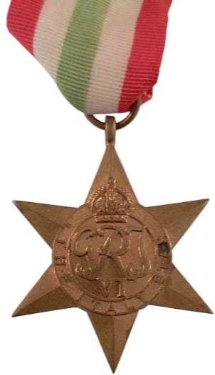 The Italy Star: Breast Badge, 50x43 mm, Bronze, original suspension ring and ribbon. Mint condition! I