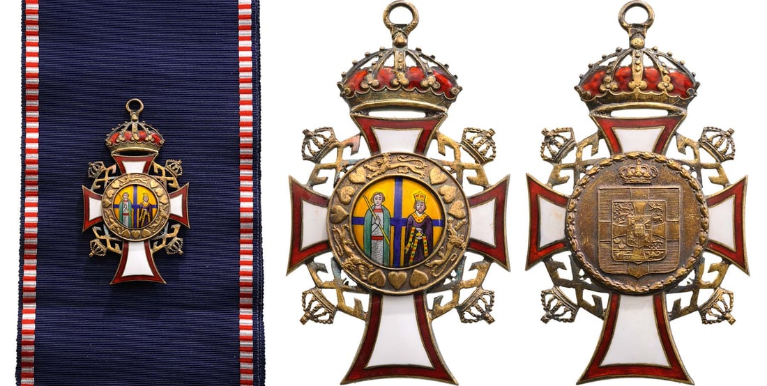 Royal Family and Dynastic Order of St. George and Constantine: Grand Cross Badge. Sash Badge, 80x45 mm, in gilt Silver with red bordered, white enameled arms, royal monograms "G", center medallion in very fine enamel-work, within a gilt circlet with lions and hea