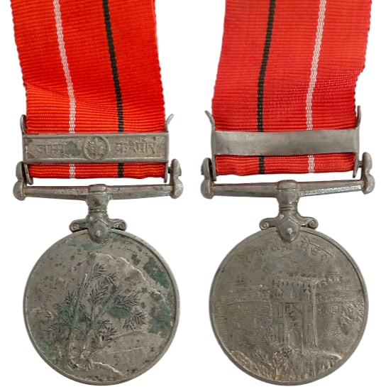 Sainya Seva Medal, 1947: Breast Badge, 45x35 mm., Cupro-Nickel, original ring and ribbon. Very fine! II