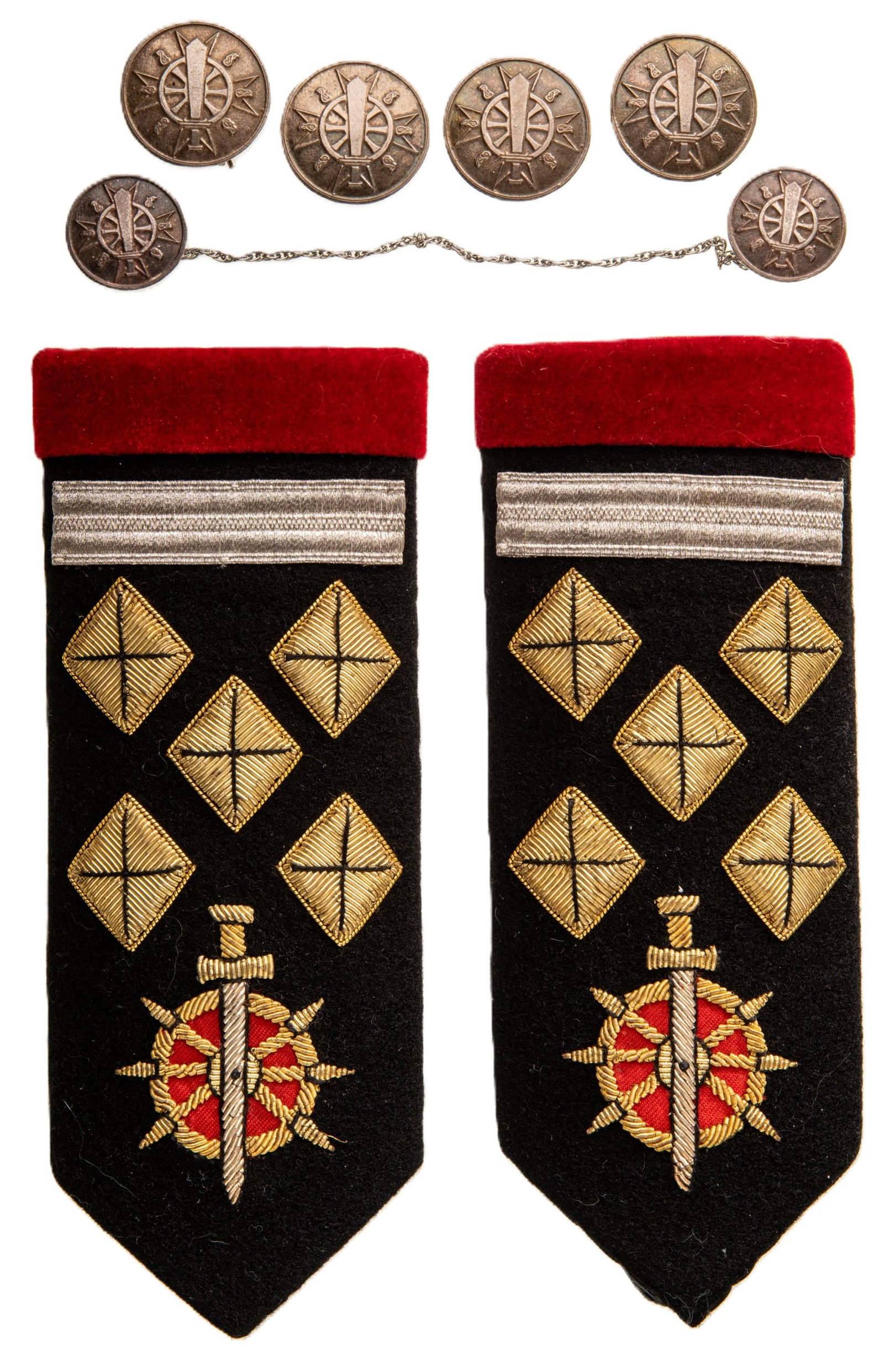 Order of St. Catherine of Mount Sinai - A pair of Shoulderboards and 6 Uniform Buttons: Lot of 8. A very elegant Pair of Shoulderboards, 149x56 mm., gilt and silvered Cotton together with 6 Buttons, various sizes 18 to 23 mm., silvered, suspension ring on reverse. II (8)