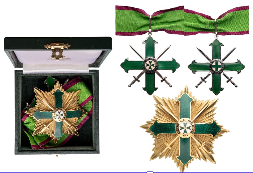 The Military and Hospitaller Order of Saint Lazarus of Jerusalem: Grand Officer's Set Military. Neck Badge, 74x70 mm, Silver, enameled, original suspension ring and ribbon. Breast Star, 86 mm, gilt Bronze, enameled, vertical pin on the reverse, in original case of i
