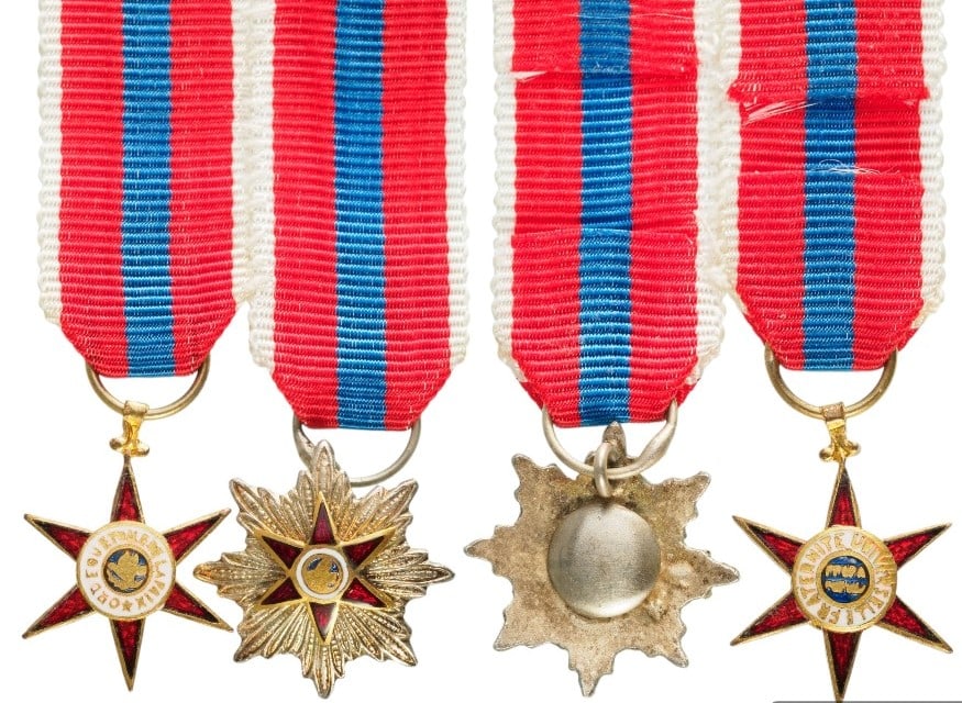 Equestrian Order of The Star Of Peace: Grand Officer's Set Miniatures. Breast Badge, 17x15 mm, gilt Bronze, both sides enameled, original suspension trophee, ring and ribbon. Breast Star, 16 mm, silvered, superimposed part enameled, origin