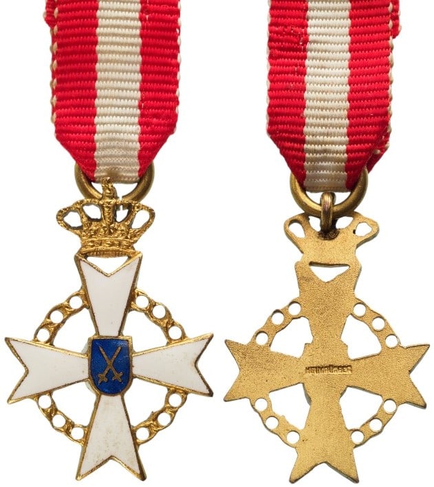 The Order of the Crown of Thorns: Breast Badge, 25x17 mm., gilt Bronze, maker's mark on reverse, one side enameled, original suspension ring and ribbon. A rare miniature, in mint condition! I R!