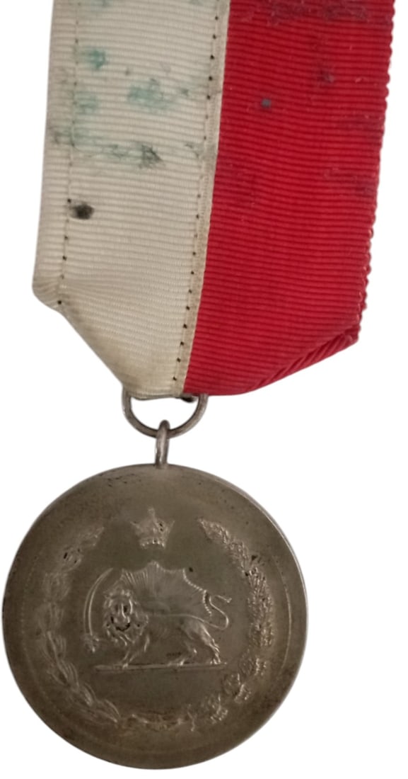 Reza Shah Pahlavi, Educational Medal (1 of 1)