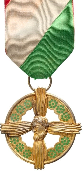 ORDER OF CULTURE, 1st Class: Breast Badge, 45 mm, gilt Silver, original suspension ring and ribbon. Scarce! I R!