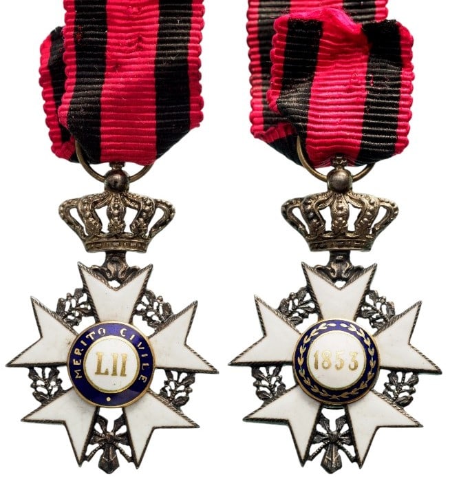 Order of Civil Merit: Knight's Cross, instituted in 1853. Breast Badge, 27x20 mm., Silver, both sides enameled, original suspension crown, ring and ribbon. A superb and rare large miniature, in mint condition! I R!