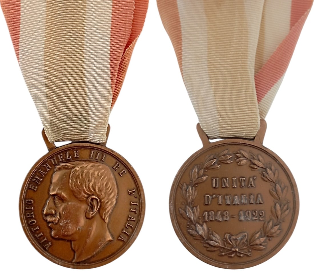 Unification Medal, 3rd Type, 1848 - 1922: Breast Badge, 33 mm., Bronze, original suspension ring and ribbon. A scarce medal, in mint condition! I R!