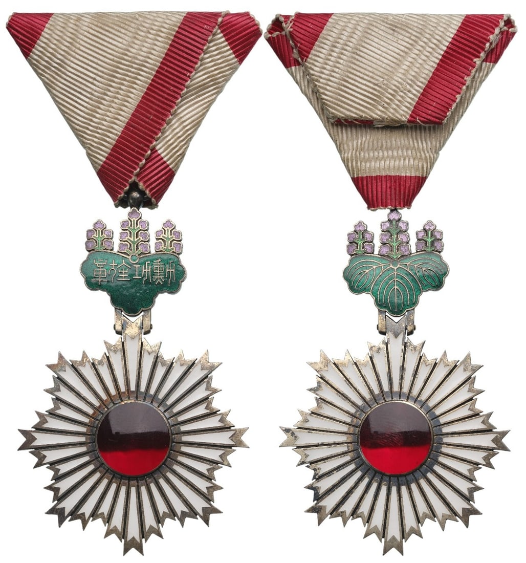 ORDER OF THE RISING SUN (Kyokujitsusho): Knight`s Cross, 5th Class. Breast Badge, 74x46 mm, Silver, both sides enameled, original suspension device, ring and triangular ribbon. I