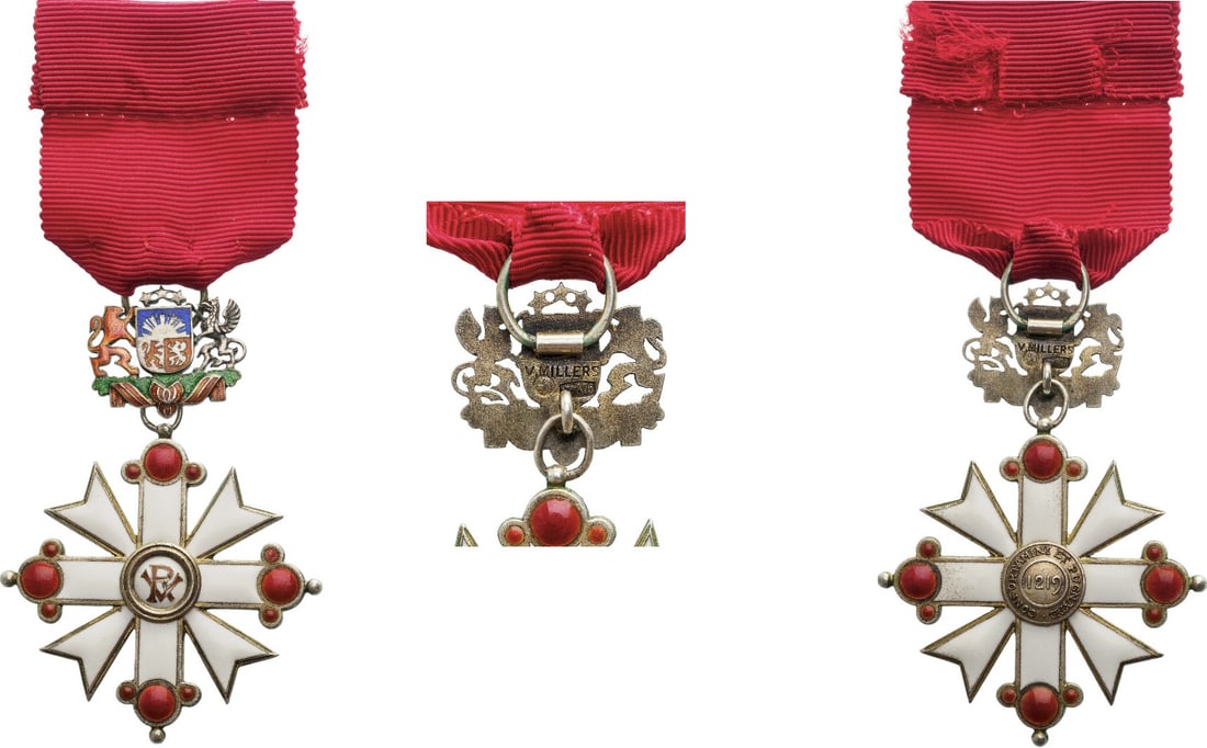 Order Of Vesthardus (Aka Order Of Viesturs): Knight's Cross, 5th Class, instituted in 1938. Breast Badge, 60x43 mm, gilt Silver, hallmarked "875", , original suspension device and ribbon. Superb and mint state, very rare! I RR!