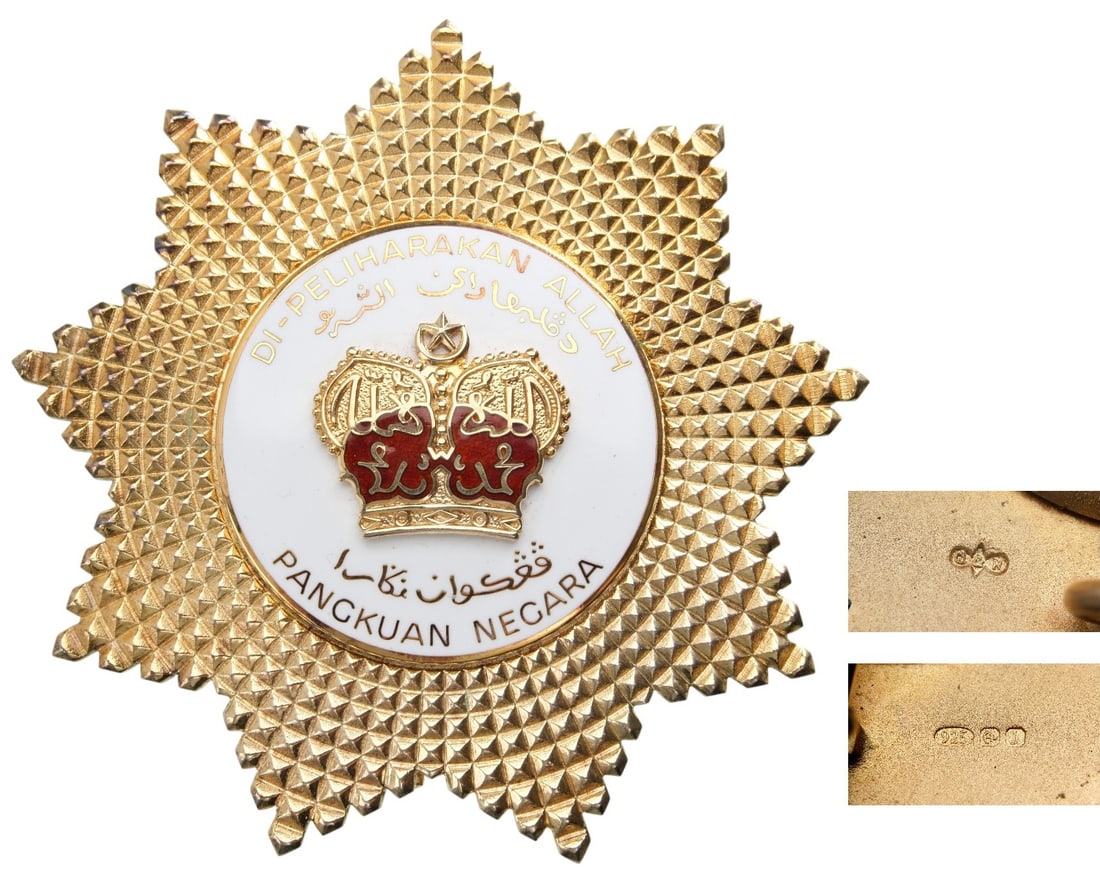 Order of the Defensors of the Realm: Grand Cross Star, instituted in 1958. Breast Star, 85 mm, gilt Silver, original large pin on reverse. Rare! I R!