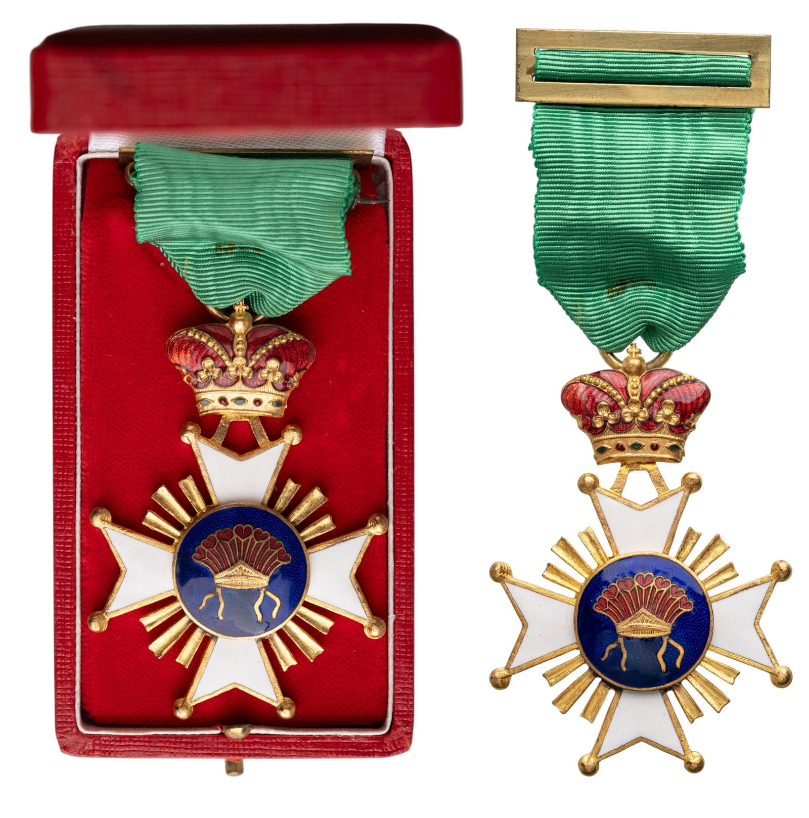 Order of the Aztec Crown: Knight's Cross, instituted in 1960. Breast Badge, 62x44 mm, gilt Bronze, one-side enameled, original suspension crown, ring and ribbon, in case of issue. The "Order of the Grau-Montezuma" was created 