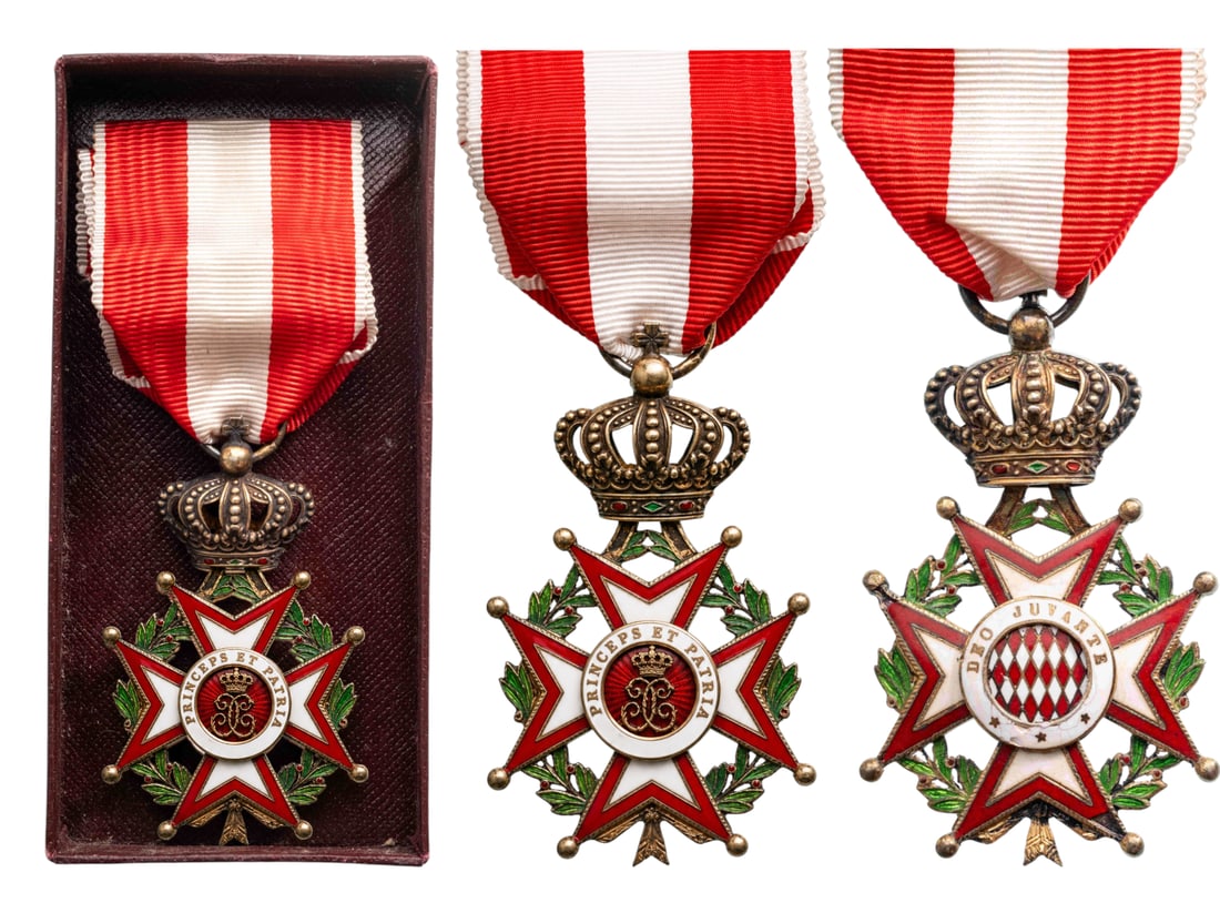 Order of Saint Charles: Knight's Cross, instituted in 1858. Breast Badge, 59x36 mm, Silver, original suspension ring and ribbon, in case of issue by "J. Bacqueville, Paris". Extremely fine! I