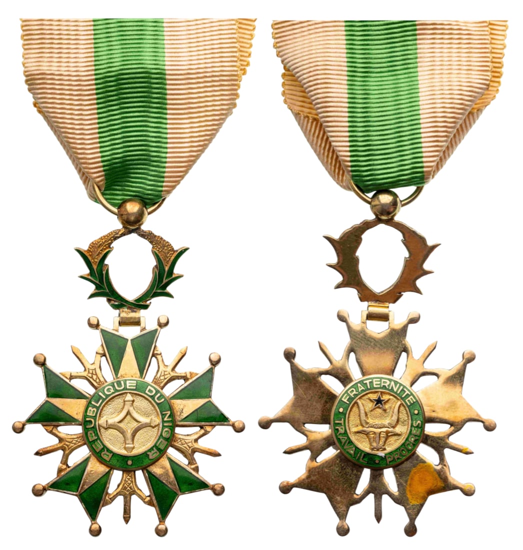 NATIONAL ORDER: Officer's Cross, instituted in 1963. Breast Badge, 59x40 mm, gilt Silver, enameled, original suspension wreath, ring and ribbon. A superb order in mint condition! I
