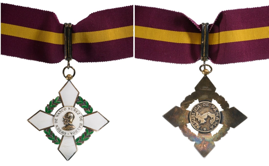 ORDER OF VASCO NUNEZ DE BALBOA: Commander`s Cross, instituted in 1941. Neck Badge, 58 mm, gilt Silver, maker's mark "Vilanuebo", one side enameled, original ring, loop and ribbon. Extremely fine! I