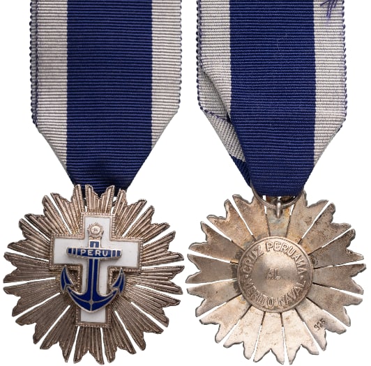 ORDER OF NAVAL MERIT: Knight's Cross, 4th Class, instituted in 1946. Breast Badge, 41 mm, Silver, hallmarked "925", central medallion enameled, original suspension ring and incorrect ribbon. Very fine! I