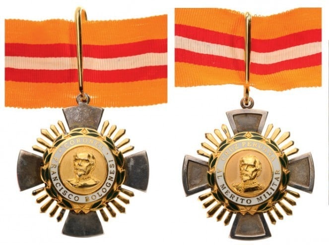CRUZ PERUANA FOR MILITARY MERIT: Commander's Cross, 3rd Class, instituted in 1949. Neck Badge, 50 mm, Silver partially gilt, both central medallions gilt, enameled, original suspension loop and neck ribbon. I