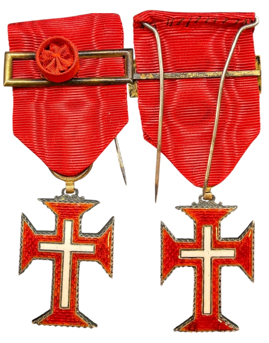 Military Order of Christ: Officer's Cross, instituted in 1318. Breast Badge, 39x26 mm, Silver, suspension ring and ribbon with gilt bar. I