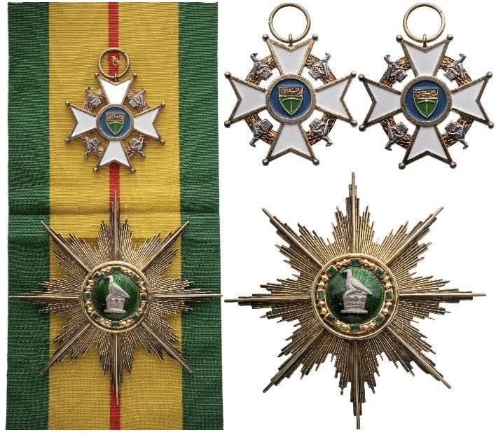 Order of the Legion of Merit: Grand Cross Set Civil (CLM), 1st Class. Sash Badge, 49x48 mm, gilt Silver, white enameled cross, obverse centre medallion blue enameled, round suspension ring and original short sash. Breast Star, 100