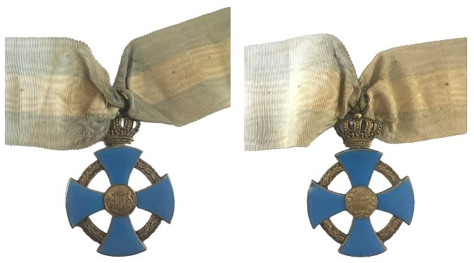 ORDER OF THE FAITHFULL SERVICE, 1935: Commander`s Cross, Civil, 2nd Model. Neck Badge, gilt Silver, concave cross, concave light blue enamel on both sides and laurel wreaths between the limbs, with large original ribbon. Very rare, high q