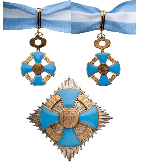 ORDER OF THE FAITHFULL SERVICE, Republic Model: Grand Officer's Set, Civil, Republic Model. Neck Badge, gilt Metal, concave cross, concave light blue enamel on both sides and laurel wreaths between the limbs, with suspension ring, loop and original