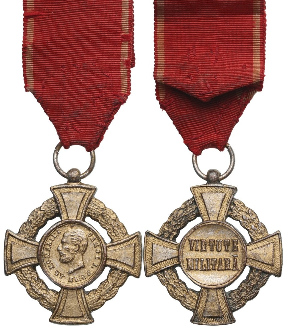 Military Virtue Cross, 1872: 1st Class. Breast Badge for Officers, 42x37 mm., gilt Silver, original suspension ring and faded ribbon. II