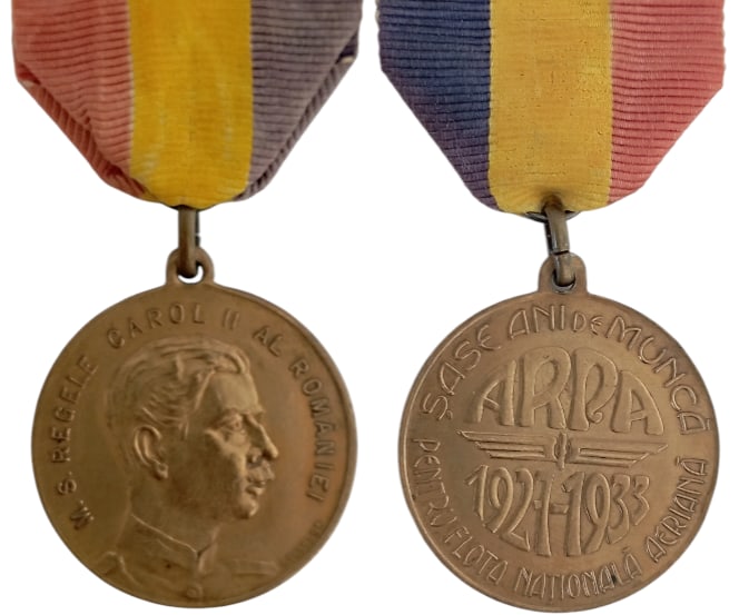 ARPA (Romanian Association for Aviation) Medal, 1927â??1933: Breast Badge, 39x35 mm, Bronze, original suspension ring and ribbon. Extremely fine condition! I