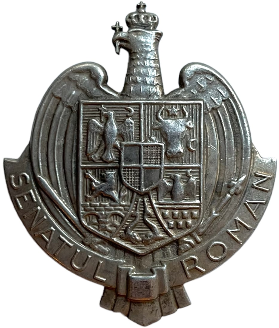 SENATOR BADGE, AFTER 1930 (1 of 1)
