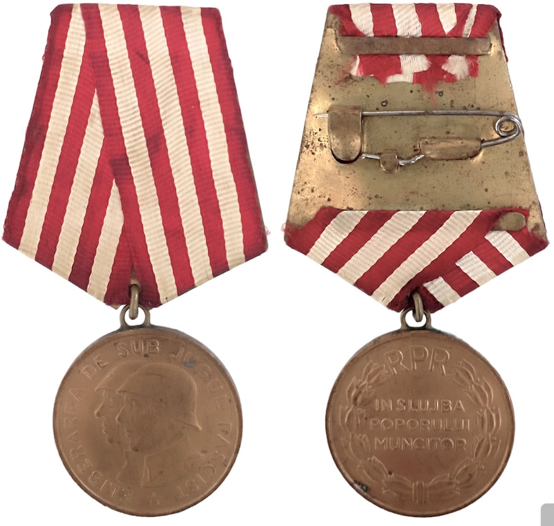 RPR - MEDAL "LIBERATION FROM THE FASCIST YOKE, instituted in 1949: Breast Badge, 32 mm, Bronze, original suspension ring and ribbon with pin on the back. I