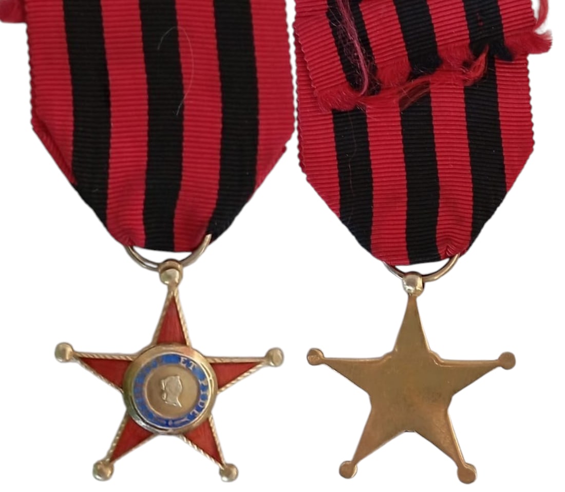 The Royal Order of Spain: Knight's Cross, instituted in 1808. Breast Badge, 34 mm., gilt Silver, suspension ring and ribbon. An interesting collectors display order, in mint condition! I! I R!