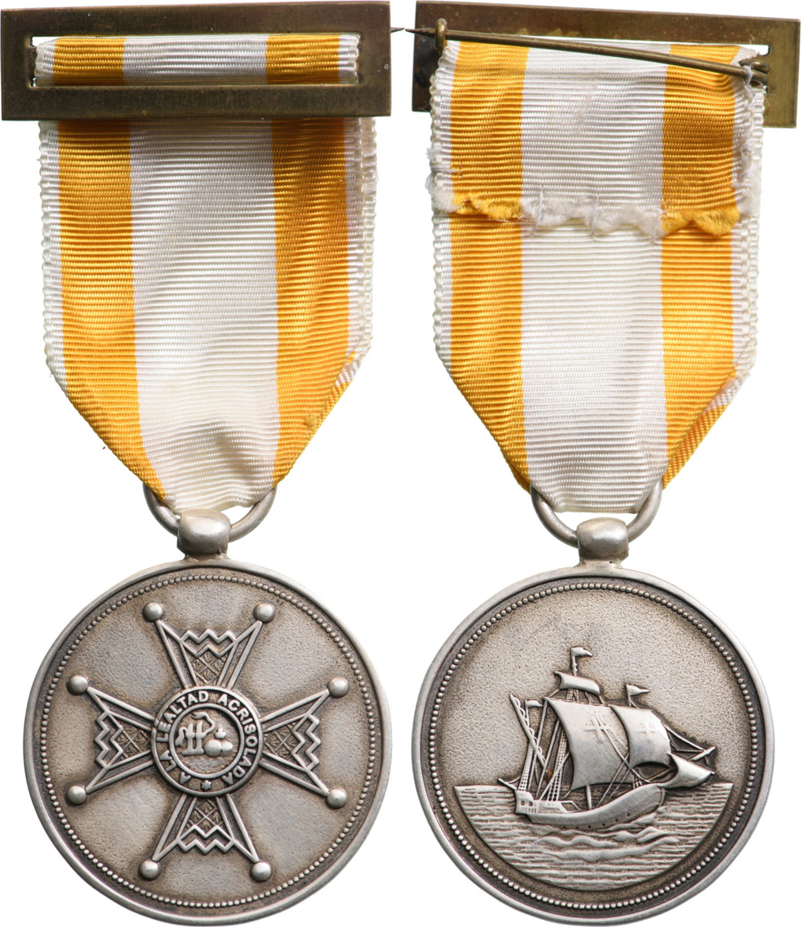 MEDAL OF ISABELLA THE CATHOLIC: Medal of the Order, Republic Model. Breast Badge, 39x34 mm, Silver, original suspension ring and ribbon with gilt bar. I RR!