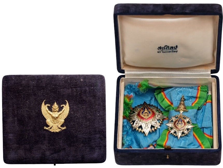 ORDER OF THE CROWN OF SIAM: Grand Cross Set, instituted in 1869. Sash Badge, 90x55 mm, partially gilt Silver, Thai maker's mark, enameled, suspension in the form of the Thai crown, with original, long sash. Breast Star, 80 mm., 
